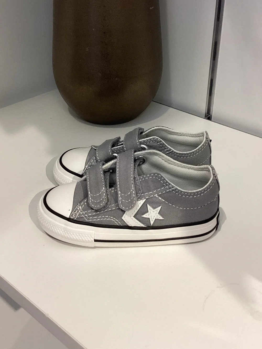 New Converse Kids Gray Low-Top Velcro Star Sneakers